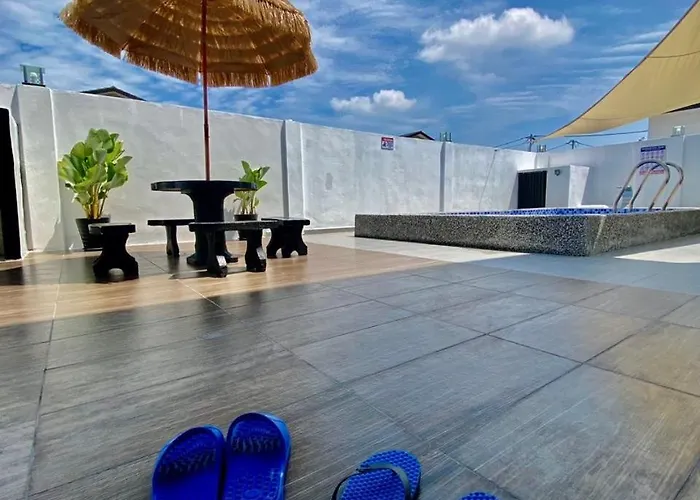 Lapang Tuju Private Pool Homestay